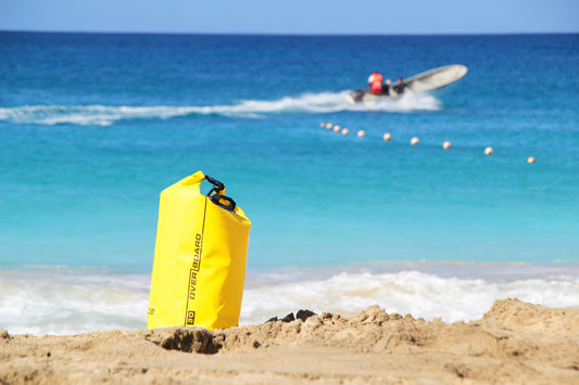A Guide to Beach Essentials for an Australian November: Keep Your Gear Dry and Enjoy the Sun!